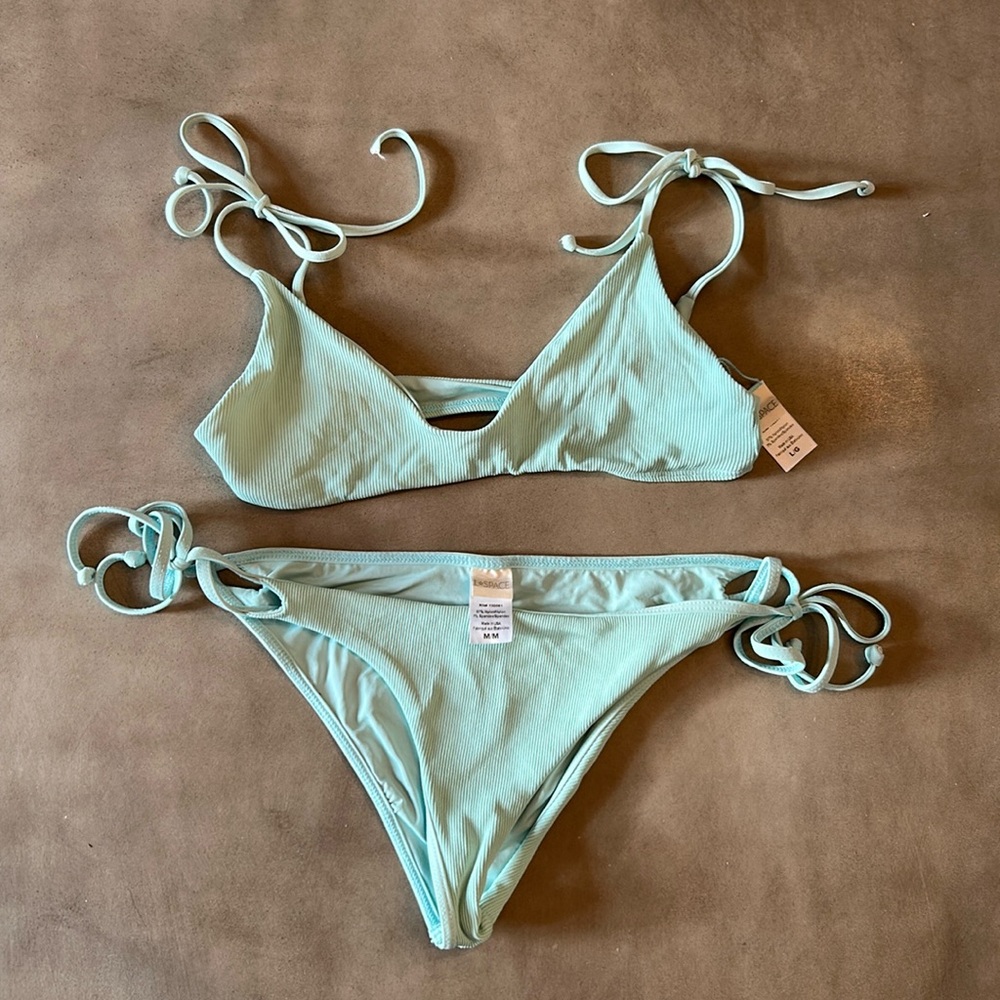 L*Space aqua large top medium bottom